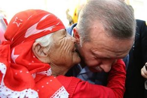 erdogan_kadin_yasli