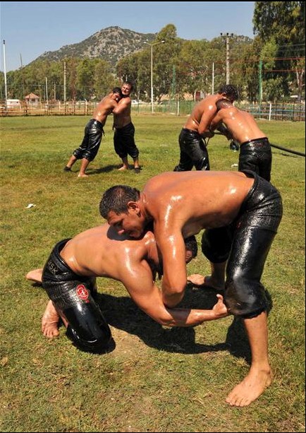 oil_wrestling10