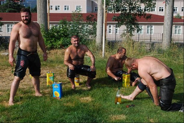 oil_wrestling8
