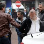 Felesége elől bujkálva csadorban ment az internetes randira a török férfi, öngyilkos merénylőnek nézték