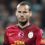 Kétmillió euróval zsarolják Sneijdert