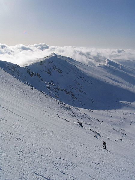 Az „Ázsiai Olümposz”, az Uludağ havas hegycsúcsa