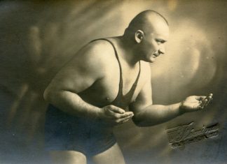 Péter Rezső birkózódresszben
