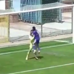 Hihetetlen: Ünneplésből lett öngól a török focimeccsen