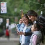 Májusban könyvekbe borultak egy török város fái