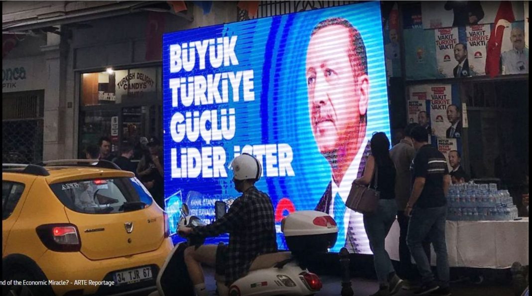 A török gazdasági válság testközelből – hiába gyengül a ...