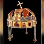 Kutsal Taç artık ait olduğu yerde!