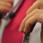 Nőnapi videó lányok, asszonyok kezeiről