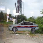 Napelemes karton rendőrautókkal ijesztgeti a török rendőrség a gyorshajtókat