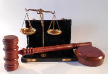 Idős németeket megkárosító csalókat ítéltek több száz év börtönre Törökországban