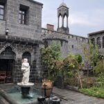 6.__Diyarbakir_17._szazadban_epult_Mar_Petyun_(Szent_Antal)_kaldeus_templomanak_belso_udvara