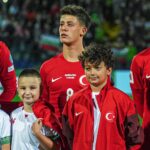 Arda Gülert dicsőítik, akinek a vezérletével a 0-6-ra 6-1-gyel válaszoltak a törökök