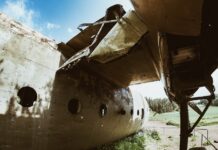 Alman ve Macar turistleri taşıyan uçak Kenya’da düştü: 11 ölü