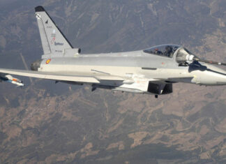 Húsz Typhoon vadászgép repül Törökországba