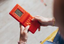 Török versenyző nyerte a Red Bull Tetris első világdöntőjét