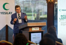 Mesterséges intelligencia és függőség: Isztambulban tartott nagy sikerű előadást a Széchenyi István Egyetem professzora