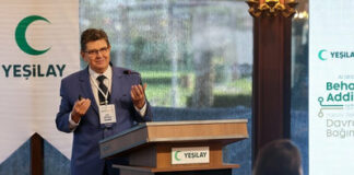 Mesterséges intelligencia és függőség: Isztambulban tartott nagy sikerű előadást a Széchenyi István Egyetem professzora