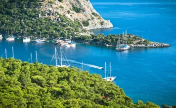 Égszínkék tenger és megelevenedett történelem Marmarisban: a török nyaralóhely alig 3 órára van Magyarországról