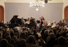 Charlie és Roby Lakatos & Gypsy Jazz Band – Az légy, aki vagy