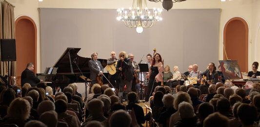 Charlie és Roby Lakatos & Gypsy Jazz Band – Az légy, aki vagy